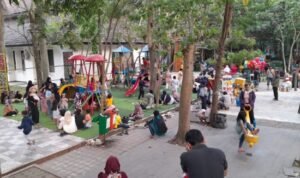 26-2-2 Ngabuburit Soreang SE Taman Uncal & Pemkab Bandung menjadi salah satu lokasi ngabuburit warga Soreang saat menunggu waktu berbuka. (diskominfo.kabbandung)
