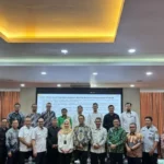 Sekretaris Daerah Kabupaten Bandung Cakra Amiyana membahas pembangunan tol bersama Kementerian Pekerjaan Umum di Bandung, Jawa Barat. ANTARA/HO-Pemkab Bandung.