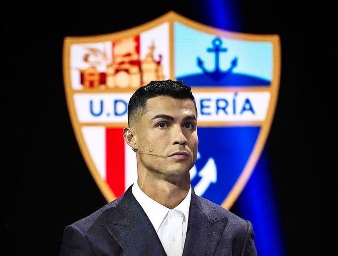 HCEvCh-WUAAkbkW Cristiano Ronaldo telah membeli 25 persen saham UD Almeria melalui CR7 Sports Investments.