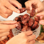 Mengapa Disarankan Berbuka Puasa dengan Makanan Manis? Ini Penjelasannya!