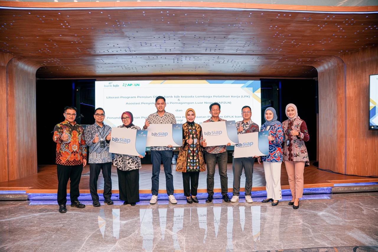Sebagai penguatan kolaborasi, bank bjb secara resmi menandatangani Perjanjian Kerja Sama Pemanfaatan Program DPLK bagi Pekerja Magang Indonesia bersama sejumlah Lembaga Pelatihan Kerja (LPK). Sebagai penguatan kolaborasi, bank bjb secara resmi menandatangani Perjanjian Kerja Sama Pemanfaatan Program DPLK bagi Pekerja Magang Indonesia bersama sejumlah Lembaga Pelatihan Kerja (LPK).
