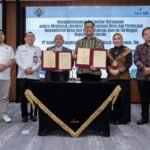 Penandatanganan Perjanjian Kerja Sama dilakukan oleh Direktur Jenderal Pembangunan Desa dan Perdesaan Nugroho Setijo Nagoro dan Direktur Pengganti Direktur Utama bank bjb, Ayi Subarna. Penandatanganan Perjanjian Kerja Sama dilakukan oleh Direktur Jenderal Pembangunan Desa dan Perdesaan Nugroho Setijo Nagoro dan Direktur Pengganti Direktur Utama bank bjb, Ayi Subarna.
