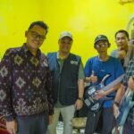 Bantuan Alat Musik BRI BO Cibadak Sukabumi menyalurkan bantuan alat musik kepada Kelompok Pemuda-Pemudi Balada Anak Desa dan Kelompok Seni Bermuara Pelabuhan Ratu.