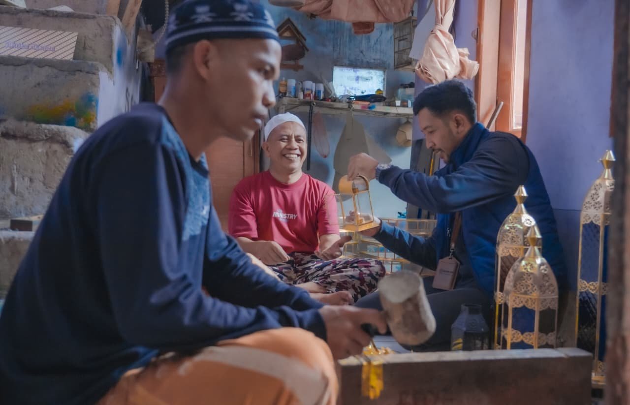 Kerajinan Lampu Gentur, yang lahir sejak tahun 1820, kini bukan sekadar warisan budaya, melainkan mesin penggerak ekonomi kerakyatan yang tetap tangguh melintasi zaman.