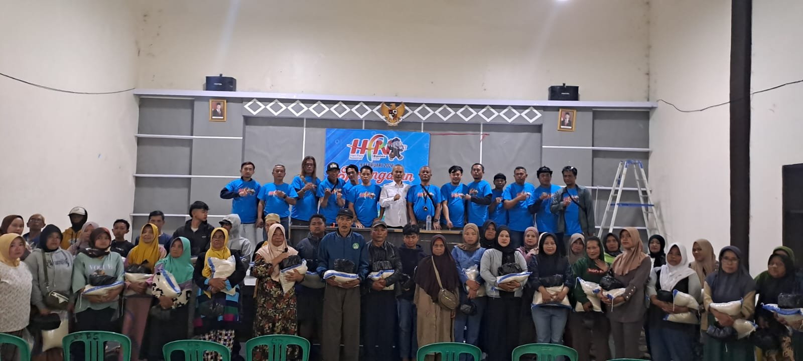 Peringati HPN 2026,  Insan Pers Kab. Bandung Sampaikan Sembako Bagi Korban Terdampak Longsor Pangalengan