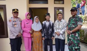 Polsek Pameungpeuk Resmikan Rumah Layak Huni di Arjasari, Ini Harapannya