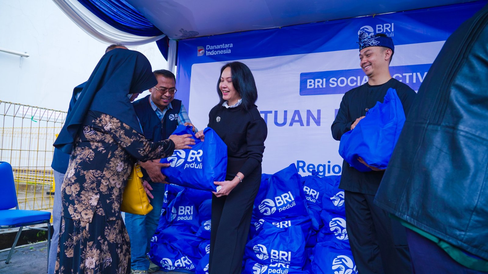 WhatsApp Image 2026-02-19 at 12.25.01 PM Kegiatan ini merupakan bagian penting dari rangkaian Social Activity dalam rangka menyambut HUT ke-130 BRI. Sebelumnya, BRI Region 9 telah sukses melaksanakan program Pemeriksaan Kesehatan Gratis dan aksi pelestarian lingkungan BRI Grow & Green pada puncak acara akhir Desember lalu.
