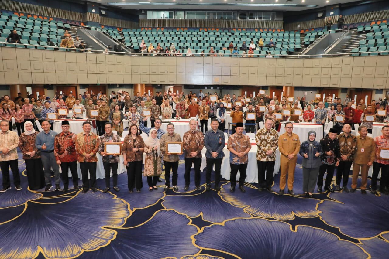Dinilai Berhasil Majukan Kabupaten Bandung dengan Inovasi, Kang DS Raih Penghargaan BRIN