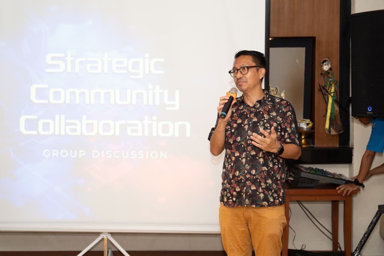 Kegiatan forum Strategic Community Collaboration Telkom Solution.