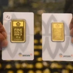 antam-1200x675 Harga emas batangan PT Aneka Tambang (Antam) Tbk turun sebesar Rp7.000 per gram. Sebelumnya, harga emas Antam berada di level Rp2.954.000 per gram, kini turun menjadi Rp2.947.000 per gram.