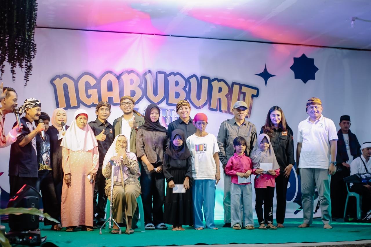 Acara Ngabuburit Bersama Warga Kampung Adat Banceuy di Subang yang diselenggarakan Seniman Sunda Bangkit (SSB)