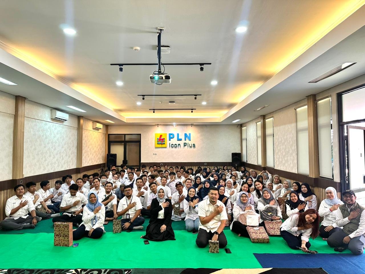 30-3 6 PLN PLN Icon Plus SBU Regional Jawa Barat menggelar kegiatan Silaturahmi Pegawai pada Senin, 30 Maret 2026