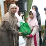 Pemberian santunan saat Peringatan Nuzulul Qur'an 1447 H Kabupaten Bandung: