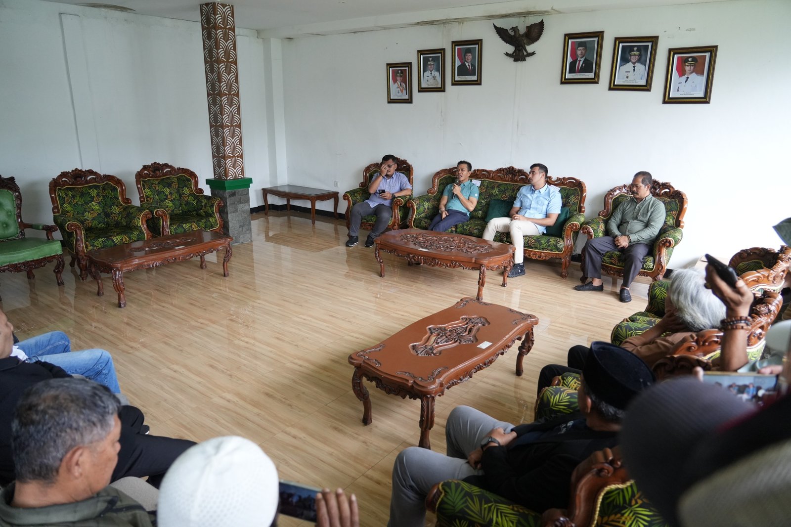 7-3-9 kang DS2 Silaturahmi Bupati Bandung HM.Dadang Supriatna %Dengan insan media.