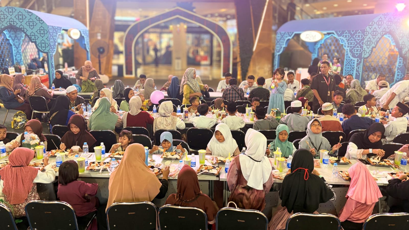 AEON Mall Sentul City menghadirkan rangkaian program spesial bertajuk “Royal Raya”