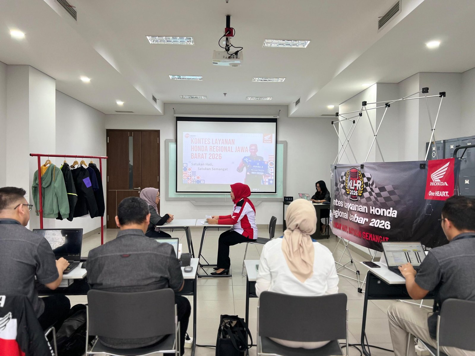 DAM Bangun Budaya Layanan Unggul Melalui Kontes Layanan Honda Regional Jawa Barat
