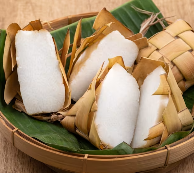 Begini Cara Membuat Ketupat Pulen dan Awet Tidak Cepat Basi hingga Berhari-hari Begini Cara Membuat Ketupat Pulen dan Awet Tidak Cepat Basi hingga Berhari-hari