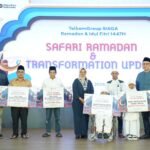 Pemberian dukungan oleh Direktur Utama Telkom Dian Siswarini (tengah), SVP Group Sustainability & Corporate Communication Telkom Ahmad Reza (paling kanan), dan EVP Telkom Regional III Rachmad Dwi Hartanto (paling kiri) dalam program Telkom Berbagi. Pemberian dukungan oleh Direktur Utama Telkom Dian Siswarini (tengah), SVP Group Sustainability & Corporate Communication Telkom Ahmad Reza (paling kanan), dan EVP Telkom Regional III Rachmad Dwi Hartanto (paling kiri) dalam program Telkom Berbagi.