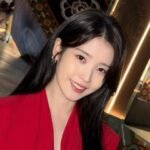 Aktirs cantik IU yang tengah populer dengan drama terbarunya Perfect Crown