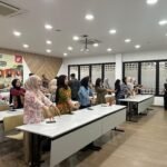 28-4 honda2 Ludhy Kusuma selaku Safety Riding Development Section Head PT Daya Adicipta Motora saat memberikan arahan di Kampanye keselamatan bekendara