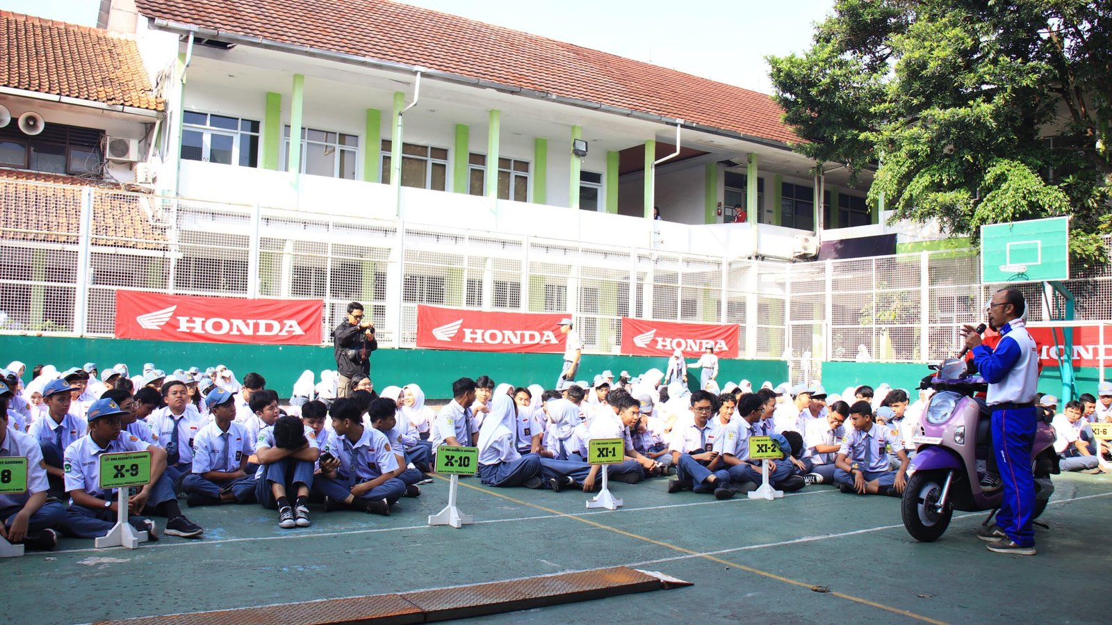 Tetap #Cari_Aman Saat Pergi ke Sekolah Tetap #Cari_Aman Saat Pergi ke Sekolah