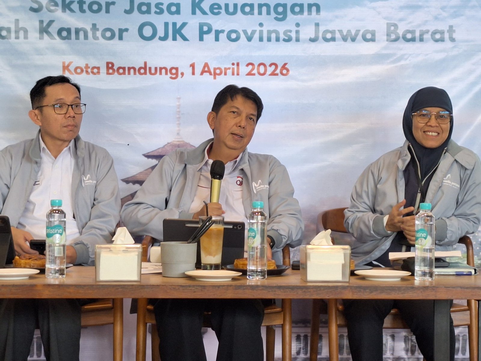 OJK Jawa Barat Perkuat Edukasi, Perlindungan Konsumen, dan Pengembangan Ekonomi Daerah OJK Jawa Barat Perkuat Edukasi, Perlindungan Konsumen, dan Pengembangan Ekonomi Daerah