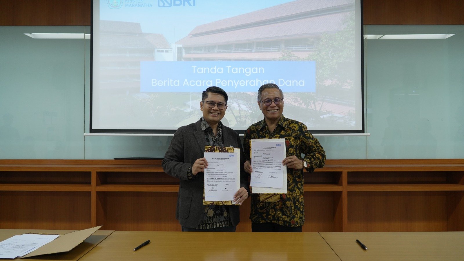 Wujudkan Kepedulian di Dunia Pendidikan, BRI Bandung Setiabudi Salurkan Beasiswa Rp 220 Juta ke Universitas Kristen Maranatha