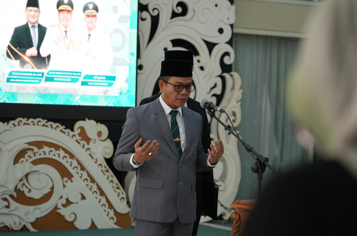 Bupati Bandung Lantik 56 Pejabat Administrator dan Pengawas Bupati Bandung Lantik 56 Pejabat Administrator dan Pengawas