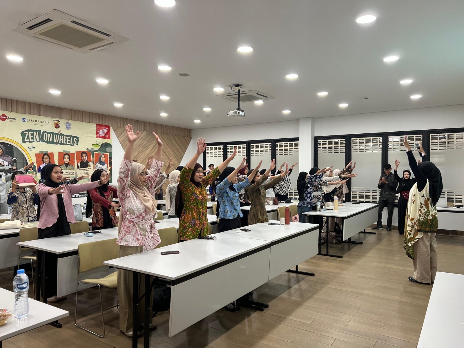 Seminar “Zen on Wheels”, DAM Dorong Perempuan Lebih Percaya Diri dan #Cari_Aman di Jalan
