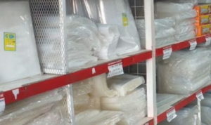 Harga Plastik Naik Drastis di Bandung, Pedagang Dilema: Naikkan Harga atau Kehilangan Pembeli? Harga Plastik Naik Drastis di Bandung, Pedagang Dilema: Naikkan Harga atau Kehilangan Pembeli?