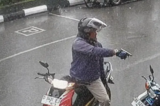 Polisi Tangkap Pria yang Viral Todongkan Pistol di SPBU Bandung