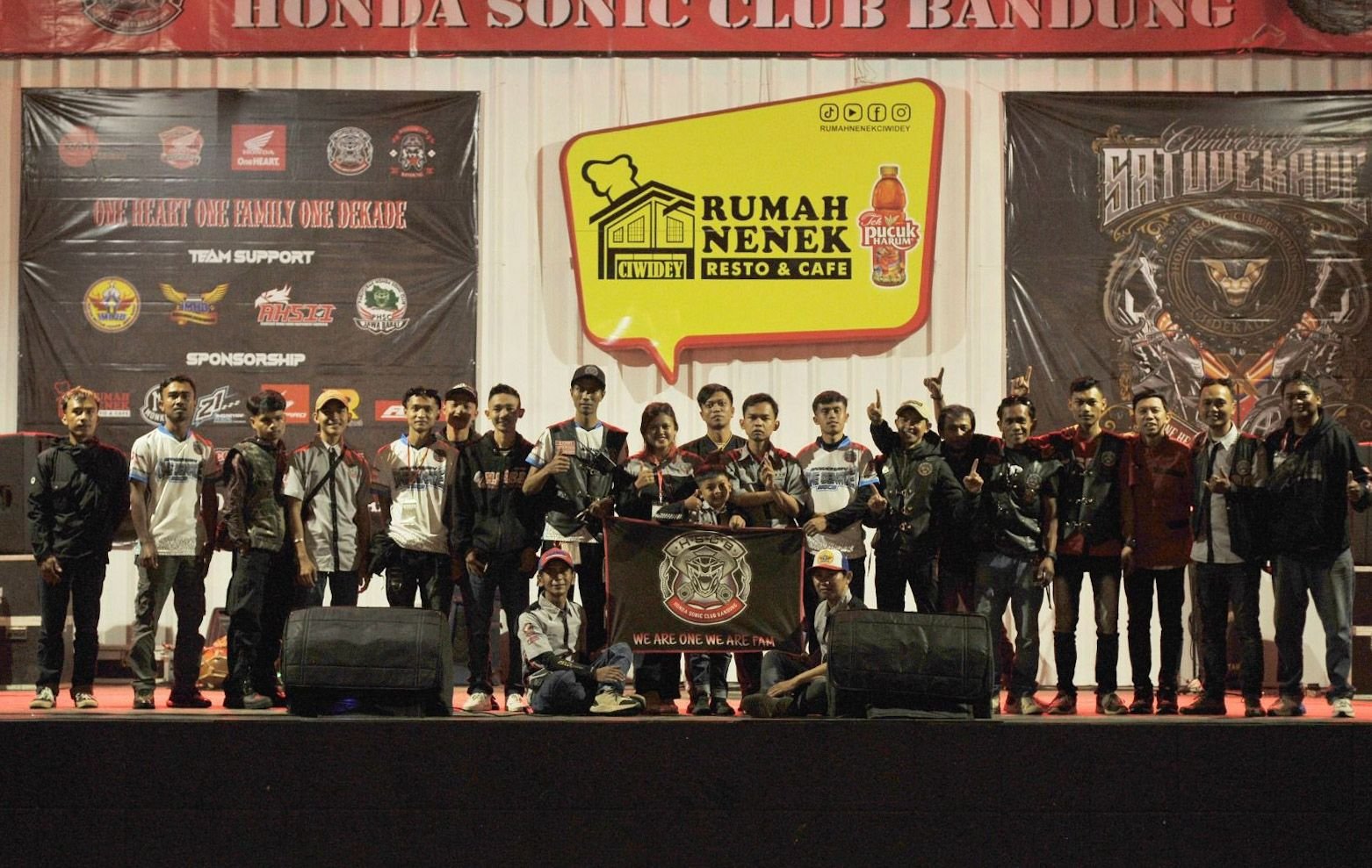 Honda Sonic Club Bandung Rayakan Satu Dekade, Satukan Ratusan Bikers dalam Semangat Brotherhood Honda Sonic Club Bandung Rayakan Satu Dekade, Satukan Ratusan Bikers dalam Semangat Brotherhood