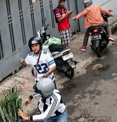 Dua Pelaku Pembegal Kurir di Bandung Saat Berteduh Ditangkap Polisi