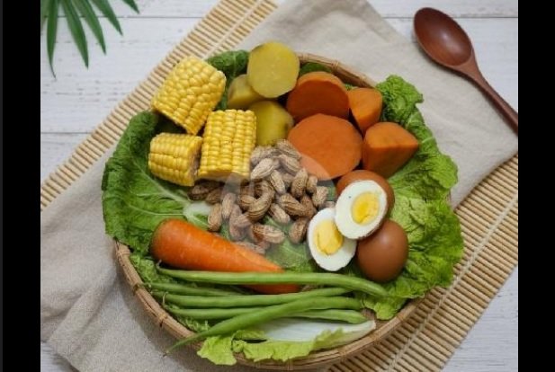 ILUSTRASI menu makanan kukus yang sehat.