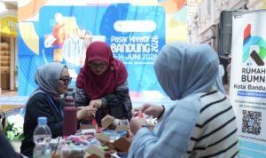 Dari Peserta Inkubasi Jadi Mentor: Acuksae Harumkan Nama Rumah BUMN BRI Bandung di Pasar Kreatif Bandung PVJ, Sukses Gelar Workshop Wastra Berkelanjutan Dari Peserta Inkubasi Jadi Mentor: Acuksae Harumkan Nama Rumah BUMN BRI Bandung di Pasar Kreatif Bandung PVJ, Sukses Gelar Workshop Wastra Berkelanjutan