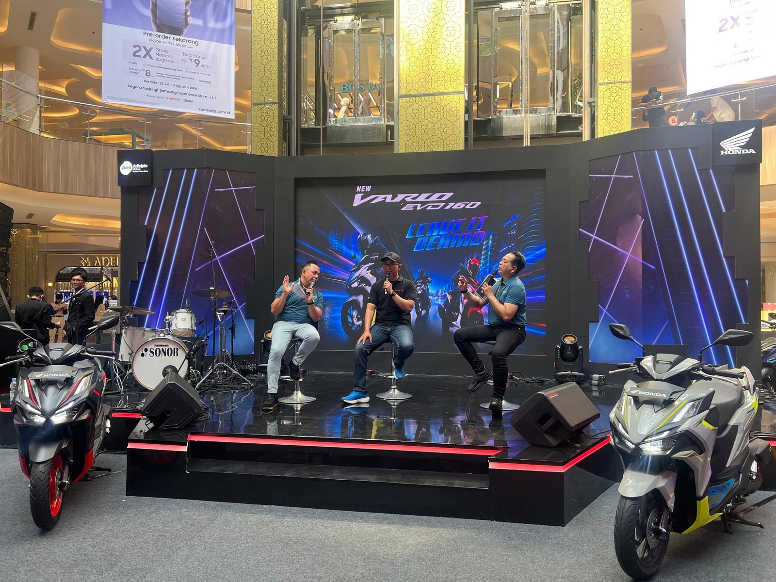 IMG-20260726-WA0013 Penampilan dari EJ Peace Entertainment berhasil mengguncang panggung dan memeriahkan suasana Regional Public Exhibition New Honda Vario Evo 160.