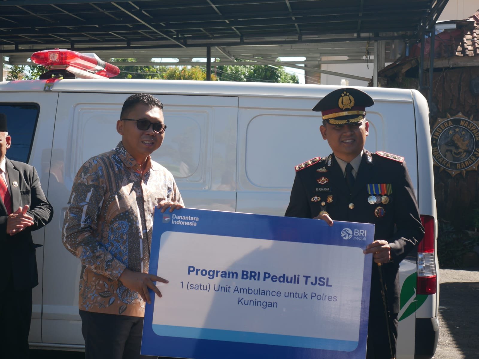 Penyerahan Ambulan