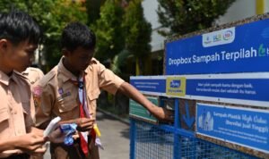 Yili Indonesia Ajak Generasi Muda Bandung Peduli Lingkungan Melalui Edukasi Daur Ulang Sampah Plastik Yili Indonesia Ajak Generasi Muda Bandung Peduli Lingkungan Melalui Edukasi Daur Ulang Sampah Plastik