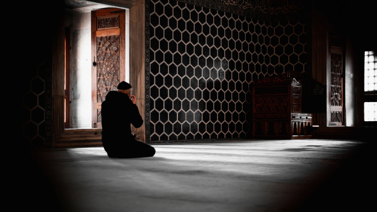 Teks Khutbah Jumat Teks Khutbah Jumat