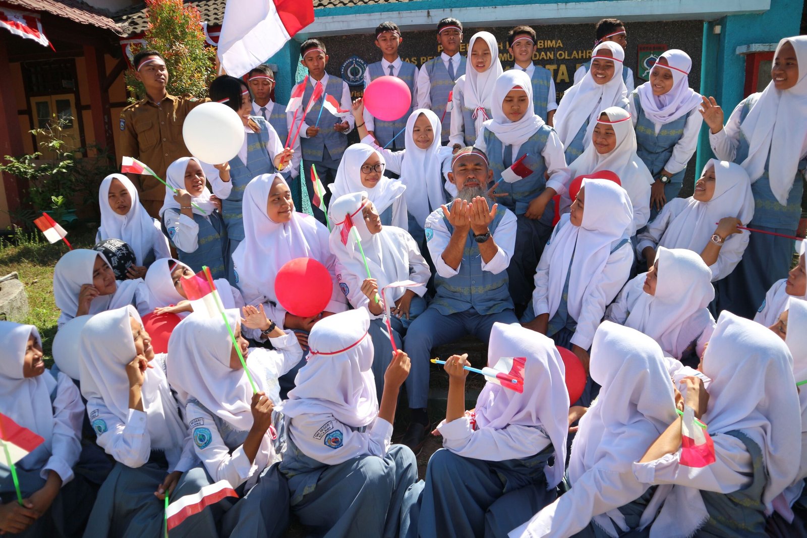SPMB Jabar 2026 Tahap 2 Resmi Dibuka! Cek Link Pendaftaran, Jadwal, dan Syarat yang Wajib Kamu Siapkan SPMB Jabar 2026 Tahap 2 Resmi Dibuka! Cek Link Pendaftaran, Jadwal, dan Syarat yang Wajib Kamu Siapkan